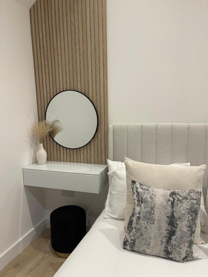 The Lodge Hideaway In Cowes Gurnard Eksteriør billede
